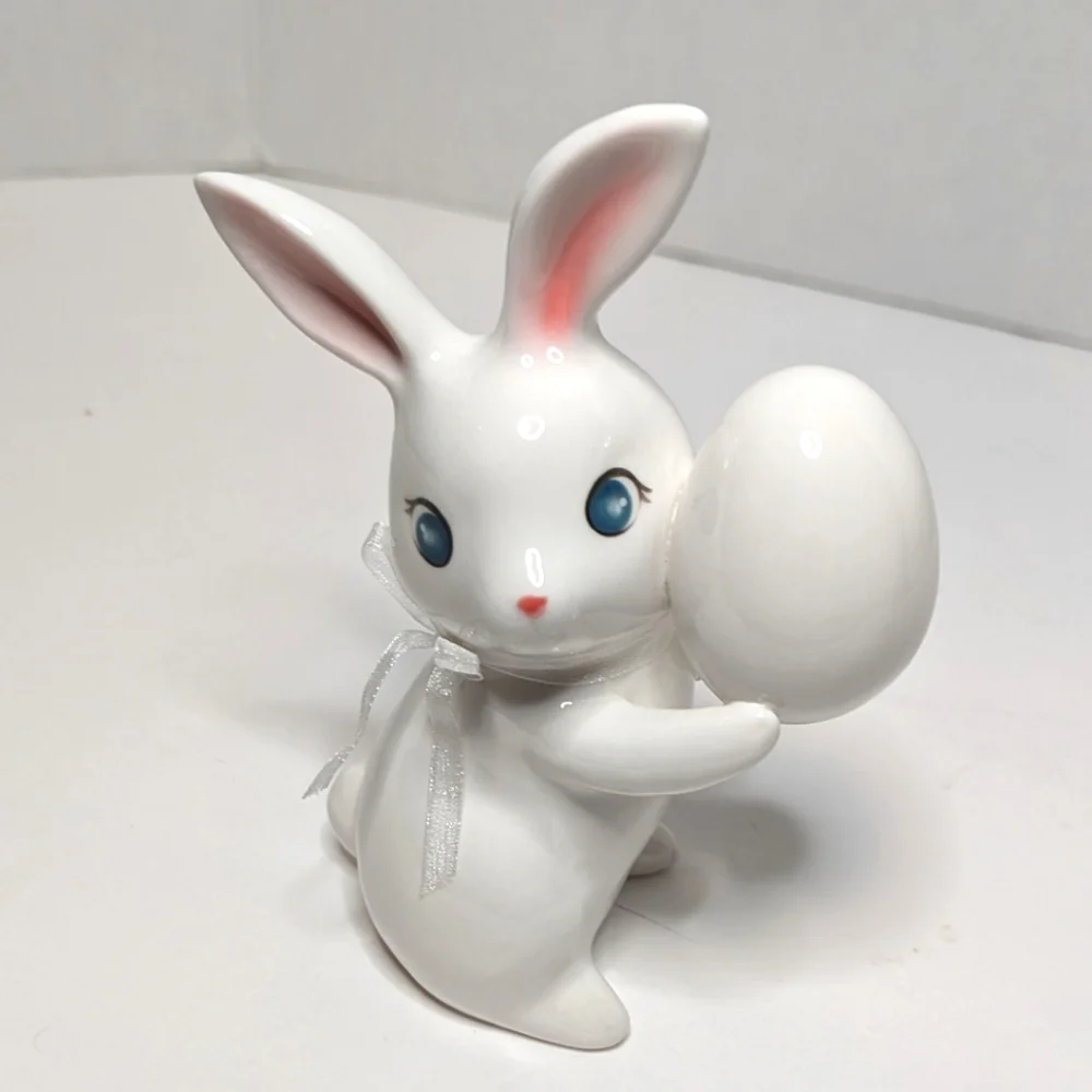 Target Spritz Easter Bunny Egg Spring White Ceramic Rabbit Retro Style Cute